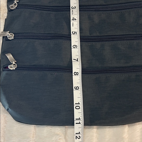 Baggallini Big Zipper Dark Gray Crossbody Bag with Removable Wristlet - Picture 9 of 9